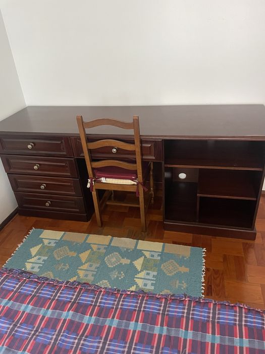 Secretaria madeira