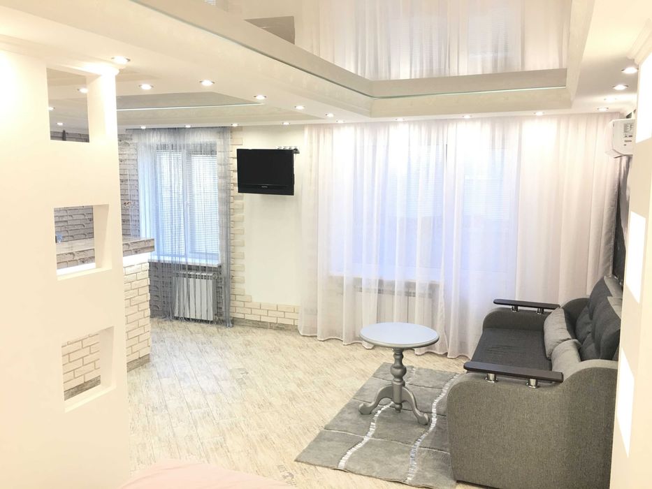 Квартира студия Париж посуточно и почасово, Троещина Фестивальный