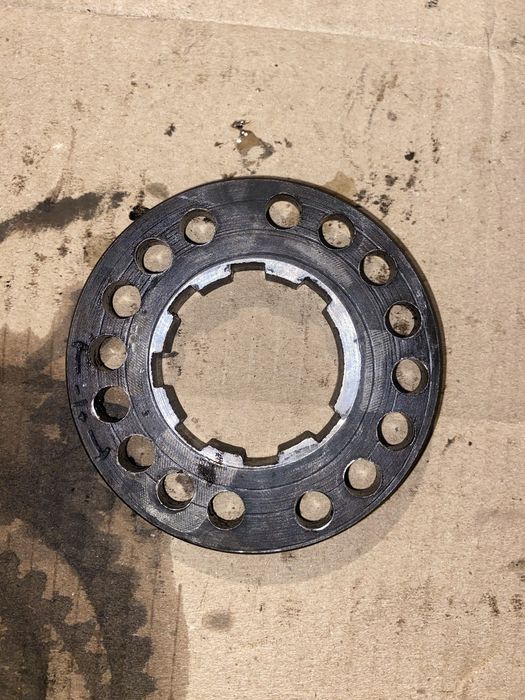 Пропоную увазі шестерні та передню кришку до мтз під двигун д 240-45