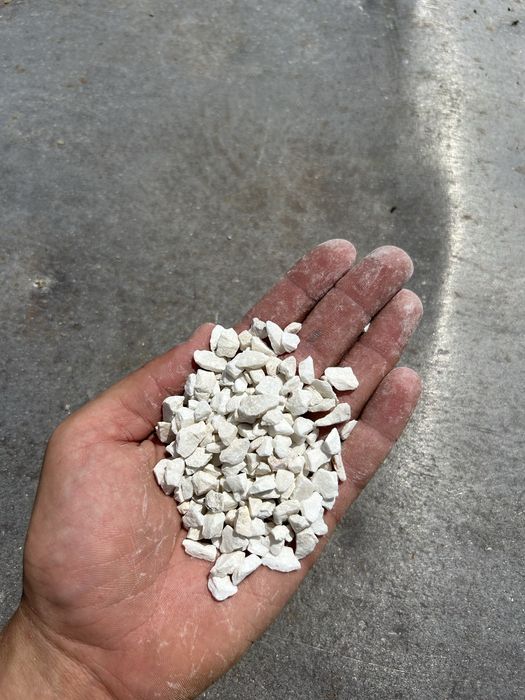 Kamień do LASTRYKO Biały Grys Kruszywo do Lastrico Lastryka Czarne