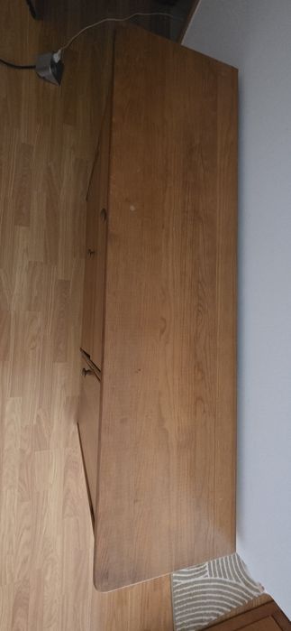 Sapateira em pinho. Madeira verdadeira