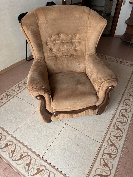 Продам диван + 2 кресла