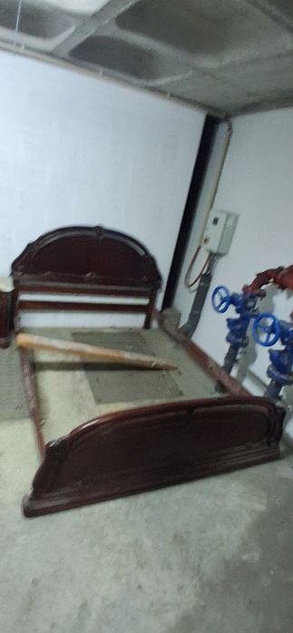 Cama de casal Mogno