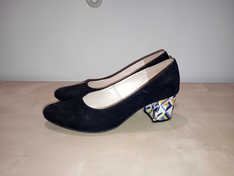 Buty damskie typu czółenka na słupku stan idealny