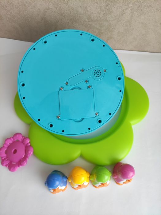 Музичний острів фонтан для купання пінгвіни літаючі іграшка