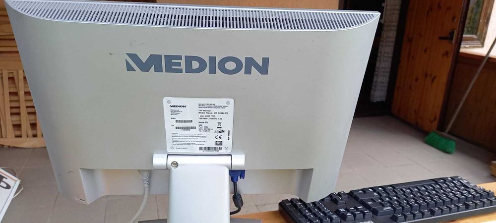 Монітор Medion md 30999 pq 17 дюймів