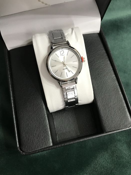 Zegarek na reke damski zegarek srebrny