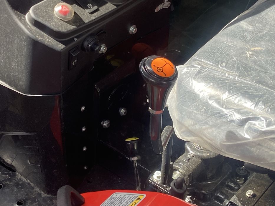 Tractor agricola novo VST 918 com tracao e direcao assistida