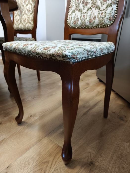 Sprzedam Krzesła 6 szt z stołem