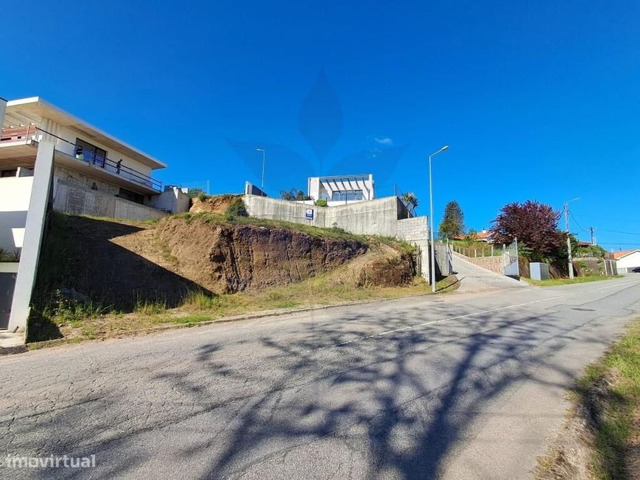 Lote em Vila Verde, freguesia da Lage — Atiães, Braga
