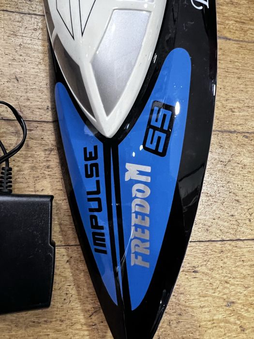 Speedboat with Console - Does Not Start423701636543959043