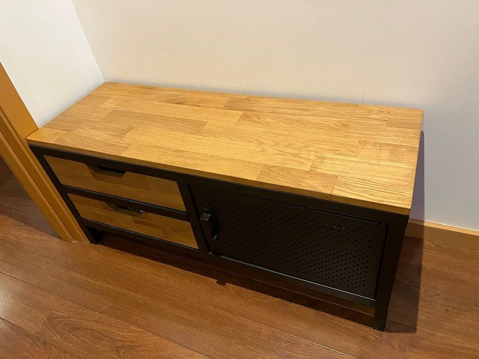 Móvel de entrada em carvalho