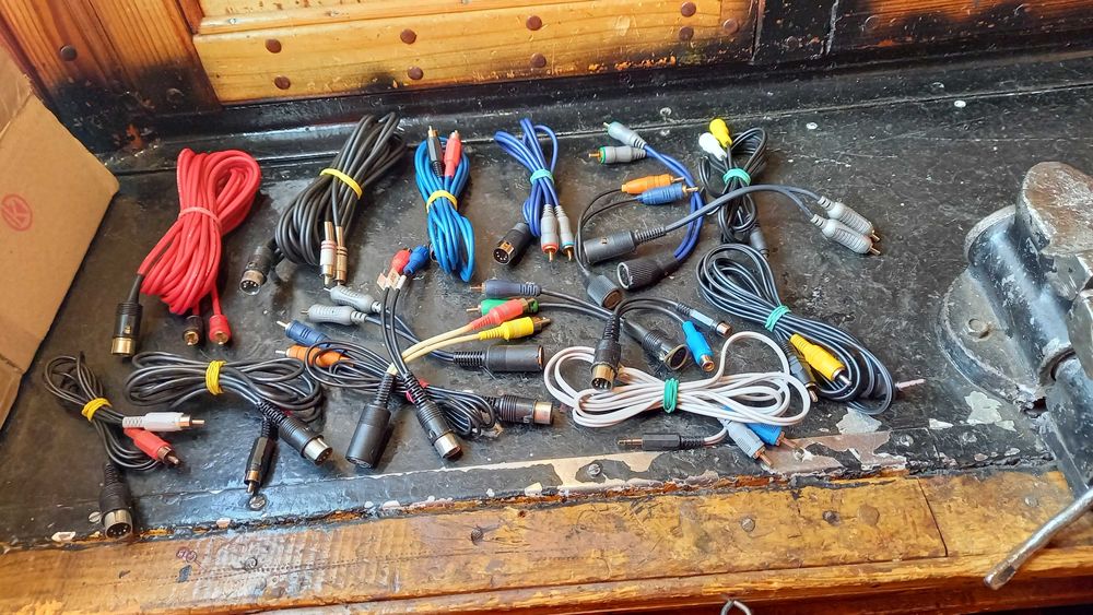 Кабеля-переходники ТОЧКА-ТИРЕ,5Din-RCA/Jack,HDMi,XLR,PS/2,SCART и др.