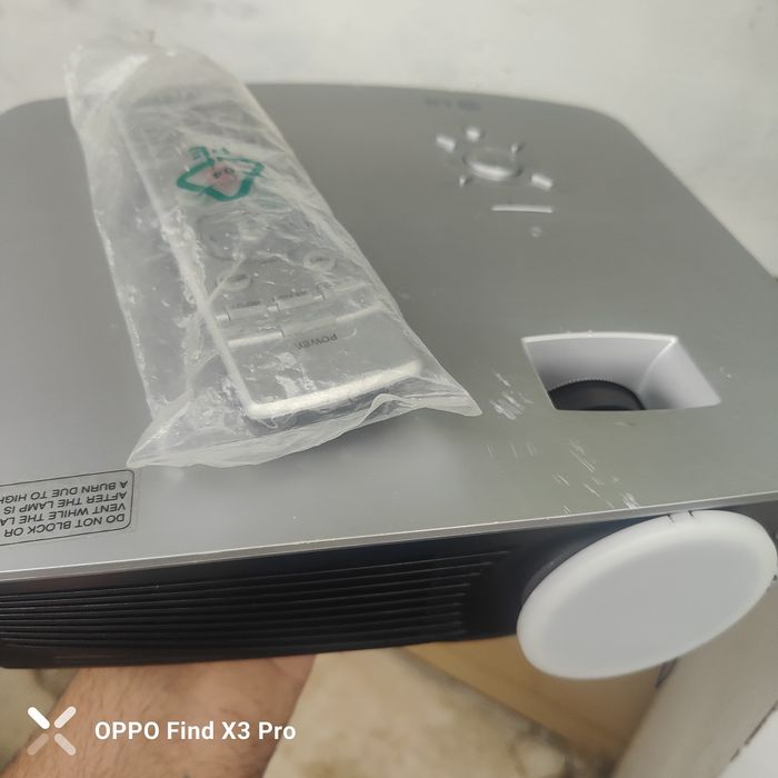 2 projectores impecáveis