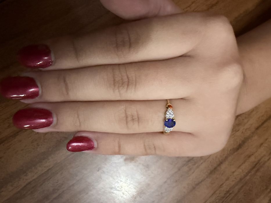 Anel com pedra safira