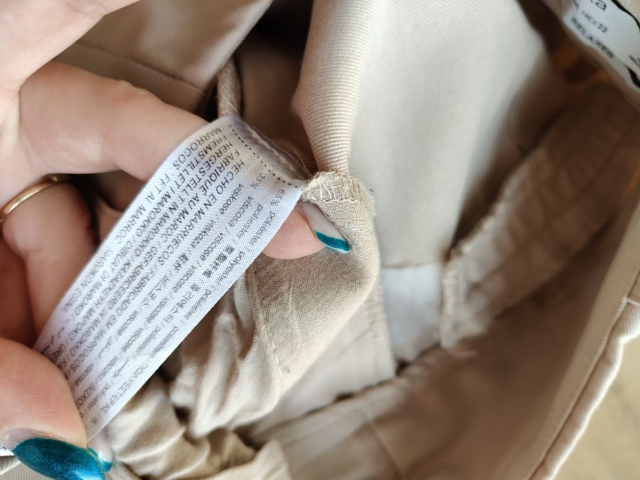 Beżowe szerokie spodnie damskie Bershka relaxed XXS 32