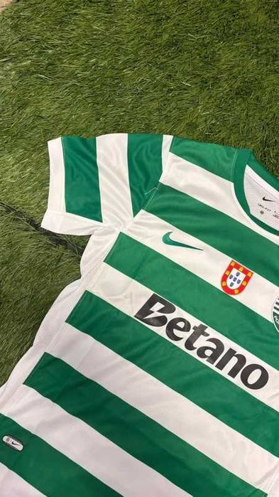 Camisola Sporting 25/26
Na compra de 3 camisolas oferecemos a 4