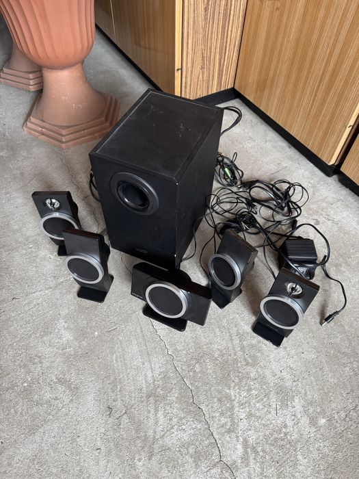 Głośniki plus tuba basowa CREATIVE