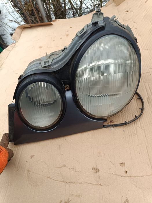 Lampa lewa przednia Mercedes W210