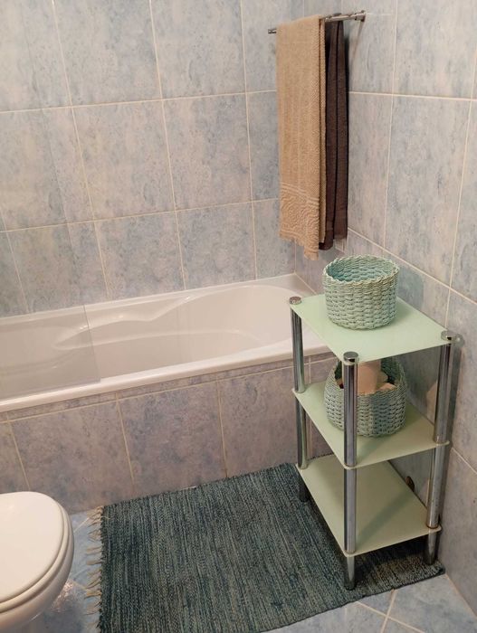 Quarto moderno, confortável e tranquilo