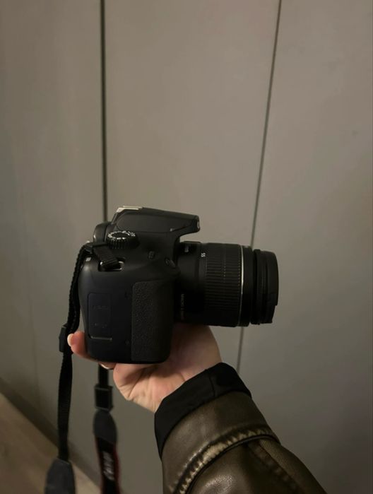 Camera Canon EOS 4000D