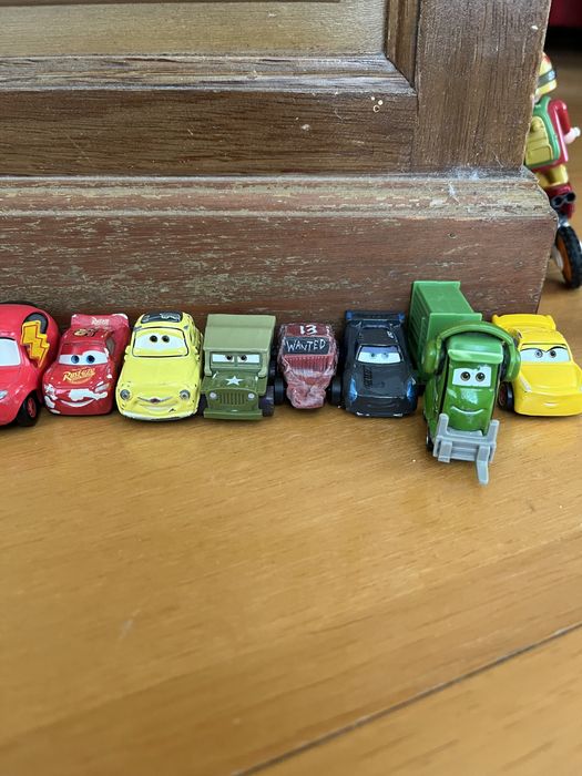 Colecao 20 carrinhos Faísca McQueen Carros