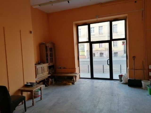 Lokal usługowy do wynajęcia na Dworcowej 100