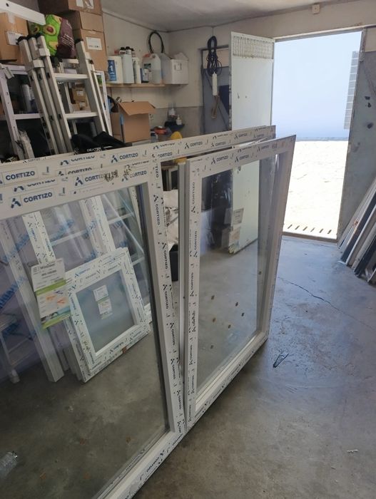 Janela em PVC oscilobatente