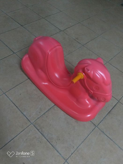Cavalo para bebé brincar