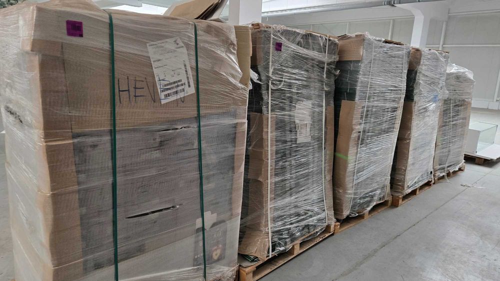 Zapasy i materiały - kartony, butelki, nakrętki, etykiety