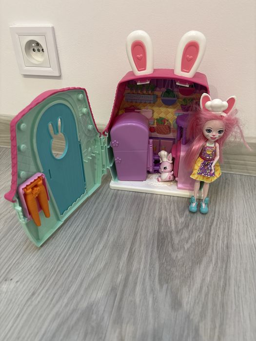 Domek Enchantimals Bree Bunny