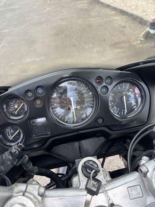 Vendo cbr 1100 xx  97