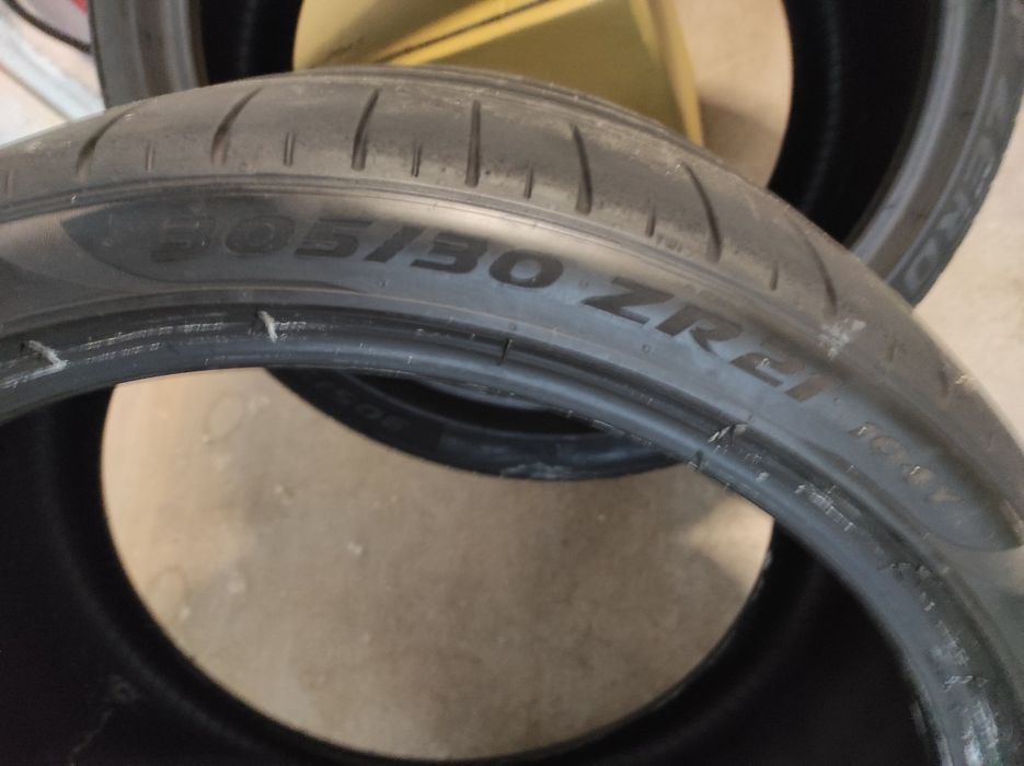 Pneus Pirelli PZero 305/30ZR21 - Par