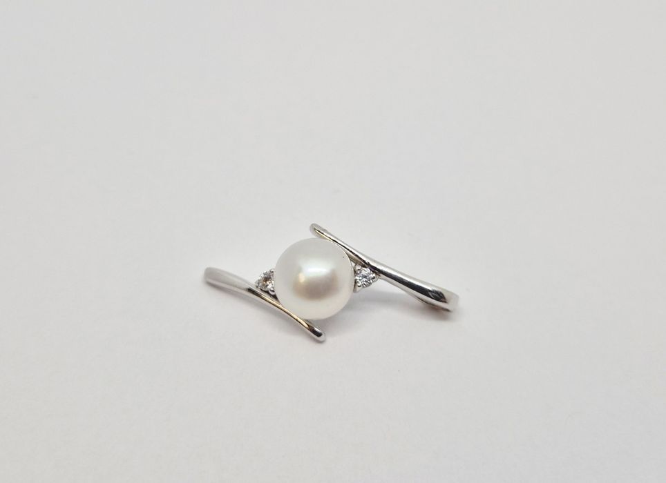 Zawieszka złota 2,24 g, białe złoto 14 KT, Komis Jasło Czackiego