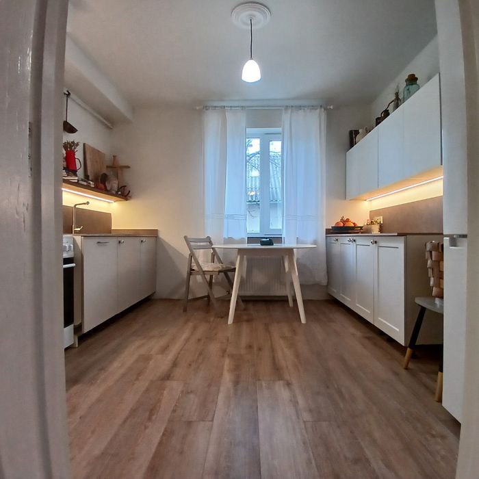 Будинок біля Лісу та Озера. Відновлений, зручний, сучасний.