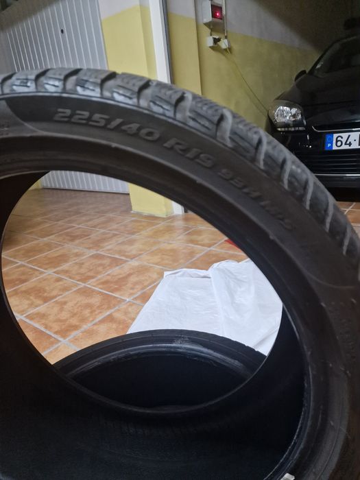 2 Pneus Pirelli Sottozero 3 225/40 R19 93H