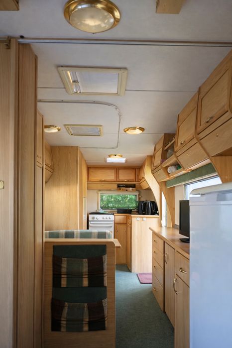 2-OSIOWA ABBEY Spectrum Duża Przyczepa Zarejestrowana