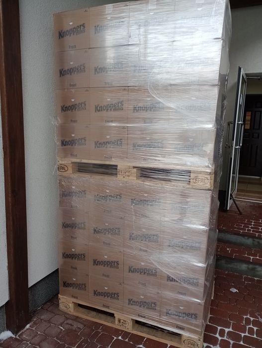 Knoppers karton 12 paczek zapraszamy