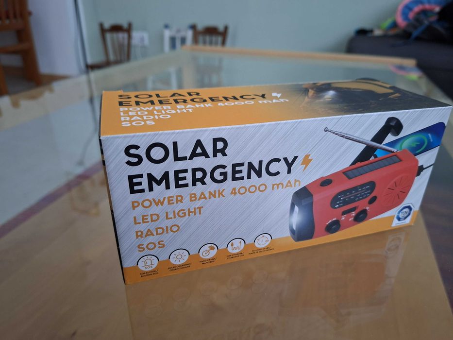 Rádio/Lanterna de Emergência Solar com Manivela e Powerbank - NOVO!