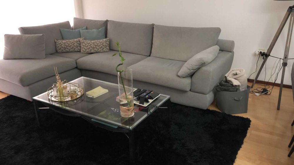 Sofá de canto cinza rato