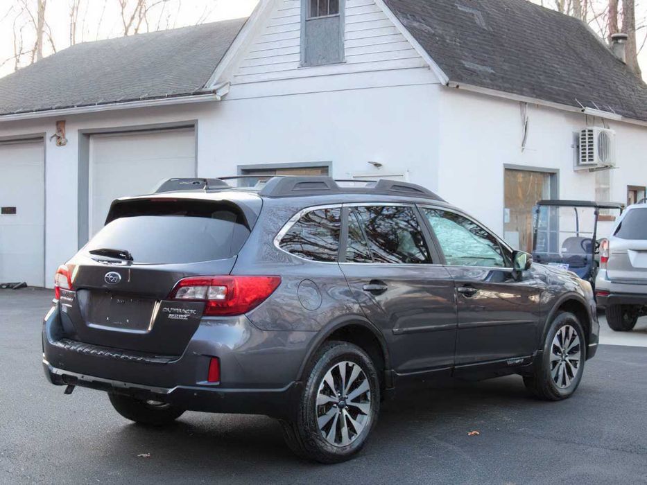 Subaru Outback 2.5i Limited      2017