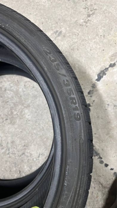 Пара зимової гуми 235/35/19 Gripmax