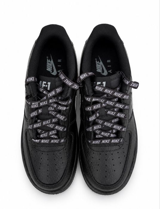 Air Force 1 Low - Preto/Branco