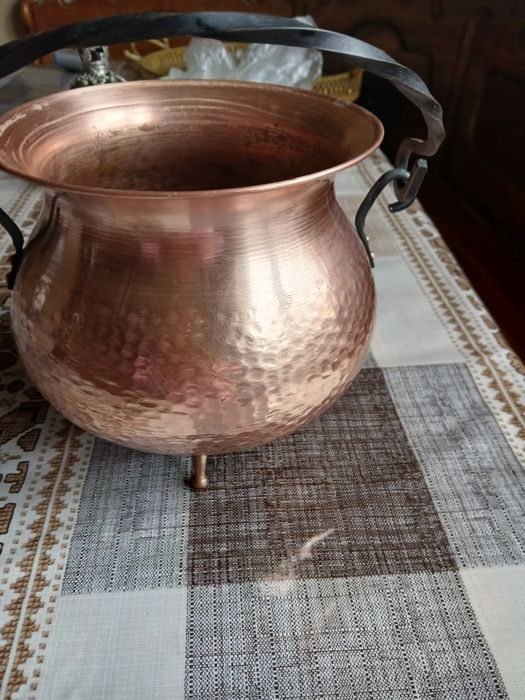 Мідний вазон для квітів мідний.