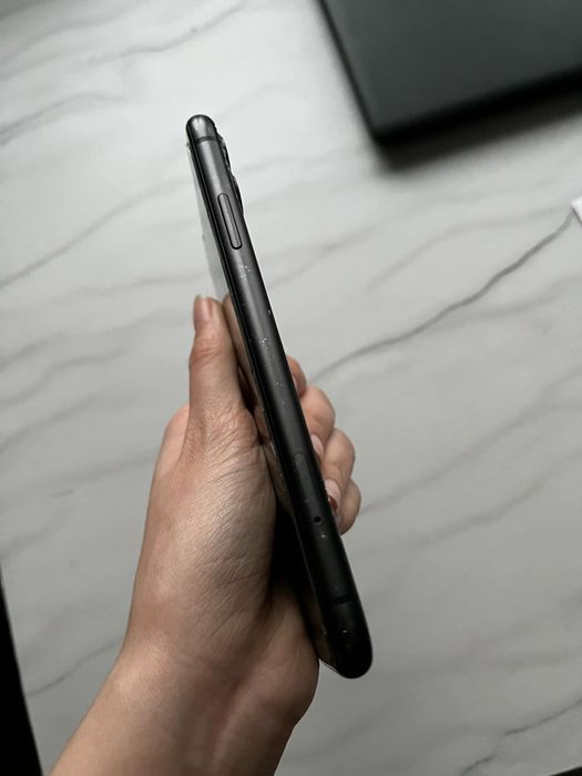 iPhone 11 bez blokady icloud