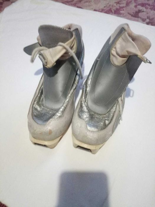 Лижні черевики Skating р40 NNN ЗИМА ВЖЕ НАСТАЛА, НЕ ПРОГАВ