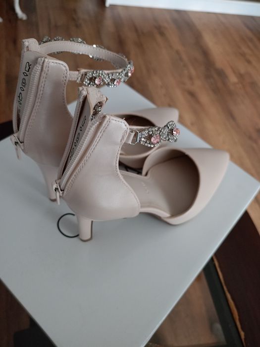 Buty szpilki 37 catwalk