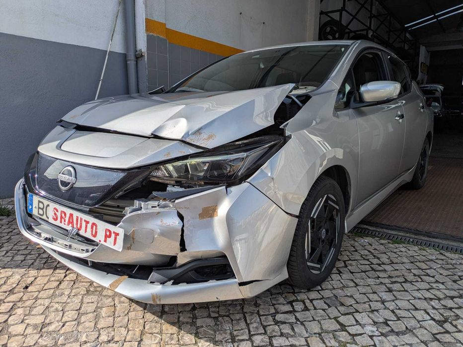 Nissan Leaf de 2023 com 6000km (Com Iva)