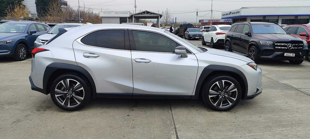 Lexus Ux 200 2021