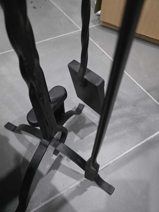 Vendo conjunto de cesto e kit limpeza em ferro fundido c/novo